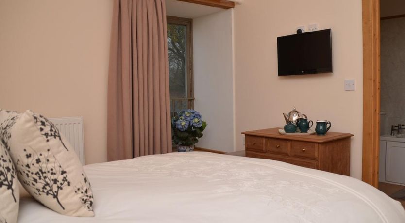 Photo of 3 Bed in Green Ore