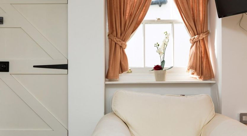 Photo of 2 Bed in Eastbourne