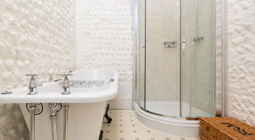 Photo of 2 Bed in Eastbourne