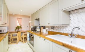 Photo of 2 Bed in Eastbourne