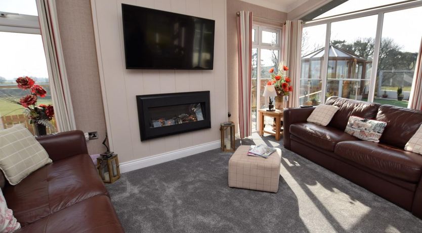 Photo of 2 Bed in Kilmacolm