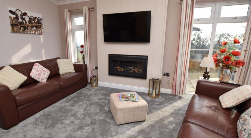 Photo of 2 Bed in Kilmacolm