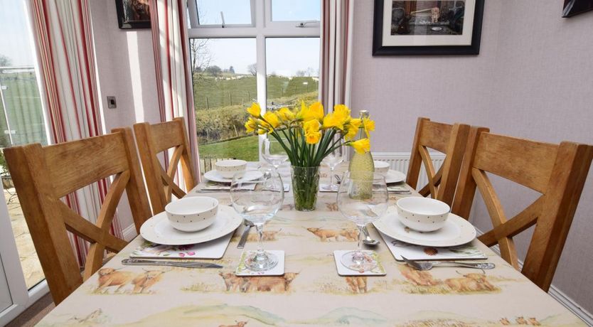 Photo of 2 Bed in Kilmacolm