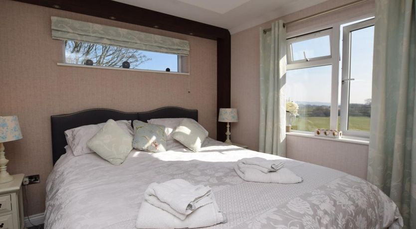 Photo of 2 Bed in Kilmacolm