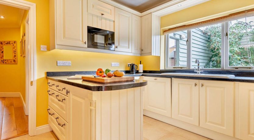 Photo of 3 Bed in Gillingham