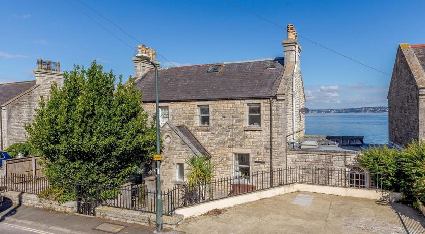 Photo of in Brixham (BX007)