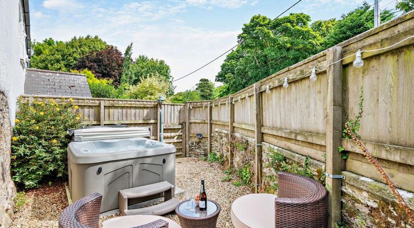 Photo of 1 Bed in Trebudannon