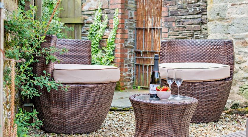 Photo of 1 Bed in Trebudannon