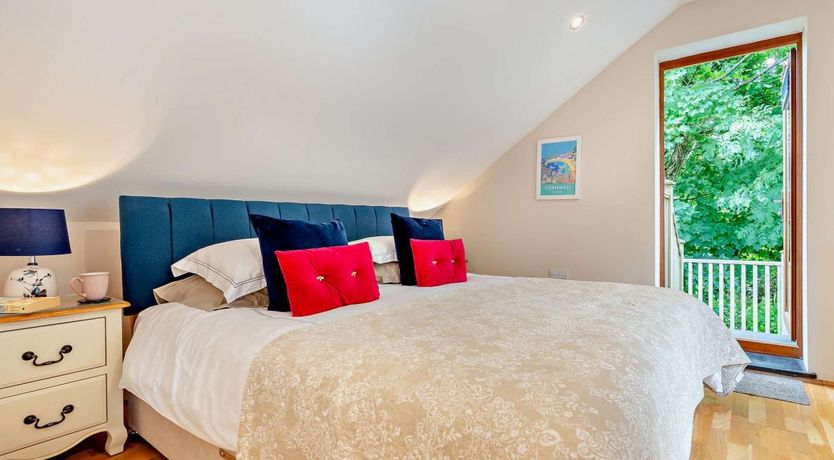 Photo of 1 Bed in Trebudannon