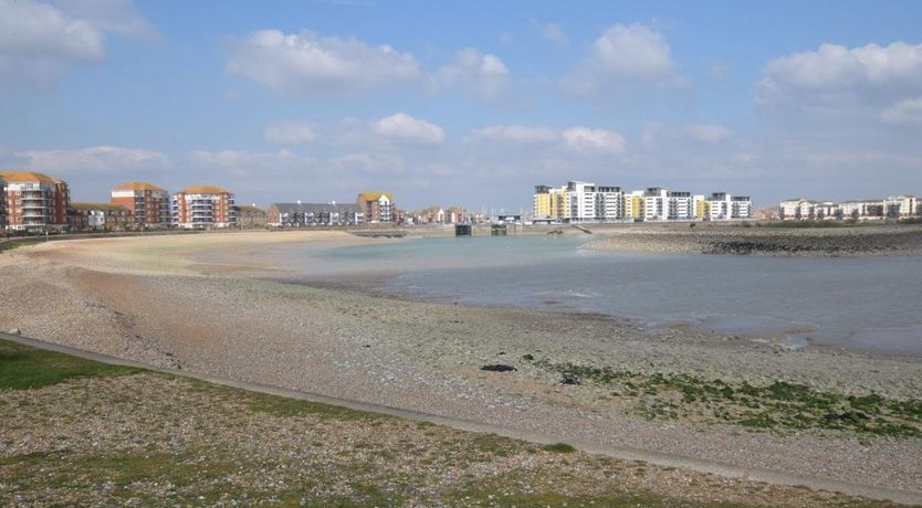 Photo of 2 Bed in Eastbourne