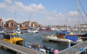 Photo of 2 Bed in Eastbourne