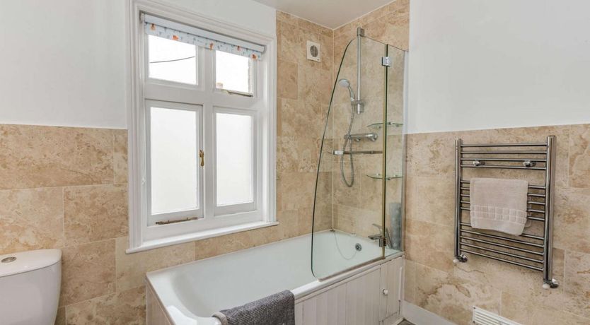 Photo of 2 Bed in Eastbourne