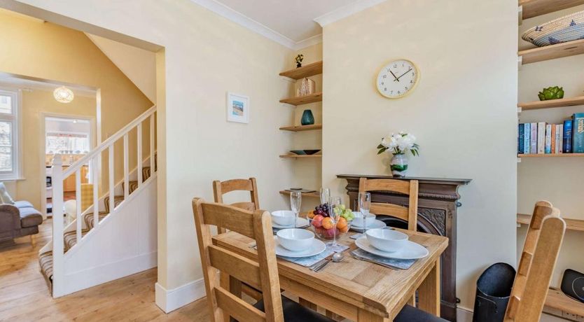 Photo of 2 Bed in Eastbourne