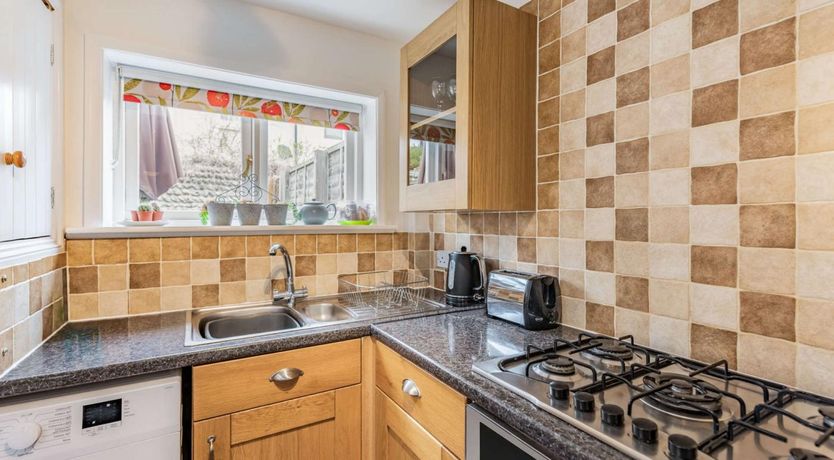 Photo of 2 Bed in Eastbourne