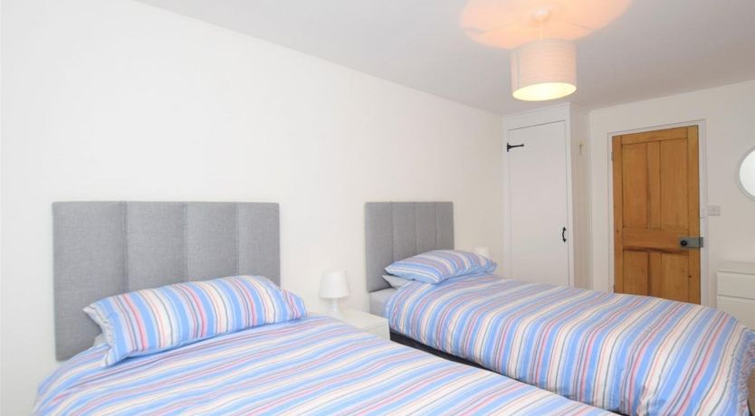 Photo of 2 Bed in Appledore