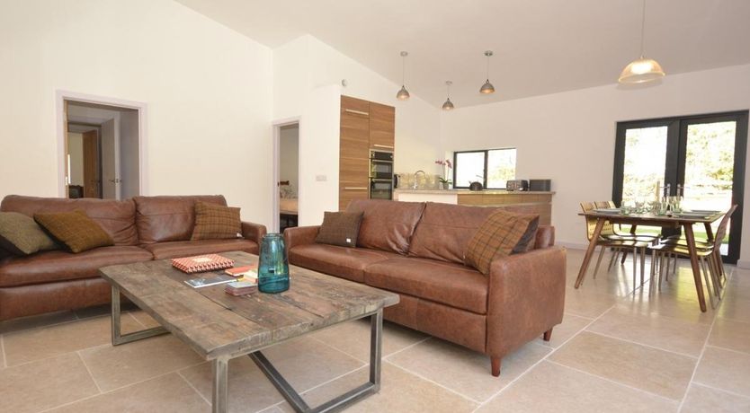 Photo of 5 Bed in Llanvihangel Crucorney