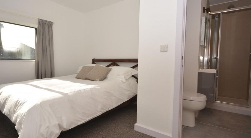 Photo of 5 Bed in Llanvihangel Crucorney