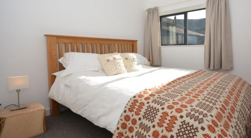 Photo of 5 Bed in Llanvihangel Crucorney