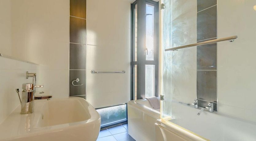 Photo of 3 Bed in Eastbourne