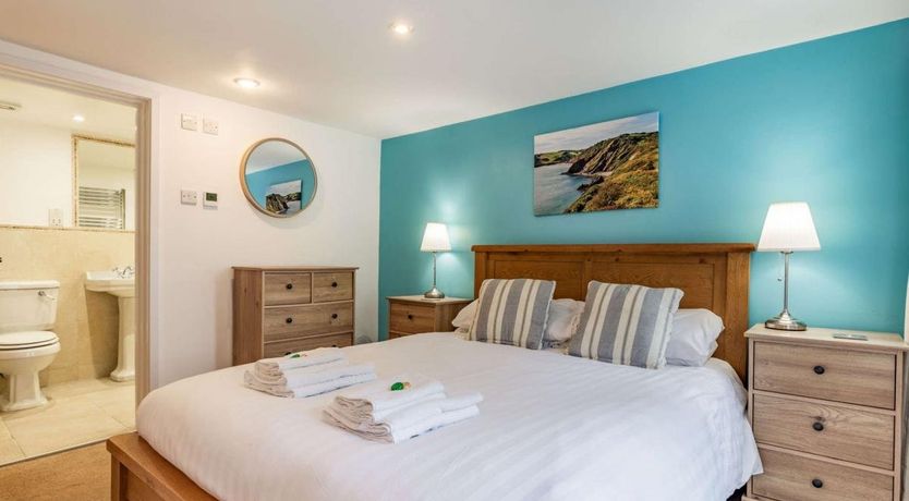 Photo of 3 Bed in Brixham