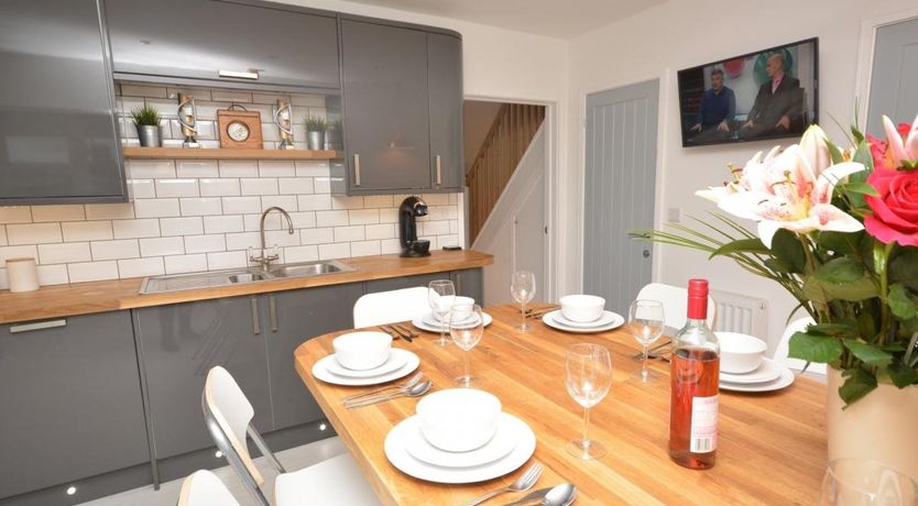 Photo of 4 Bed in Appledore