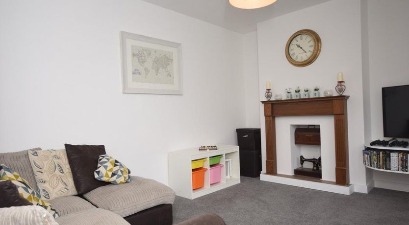 Photo of 4 Bed in Appledore