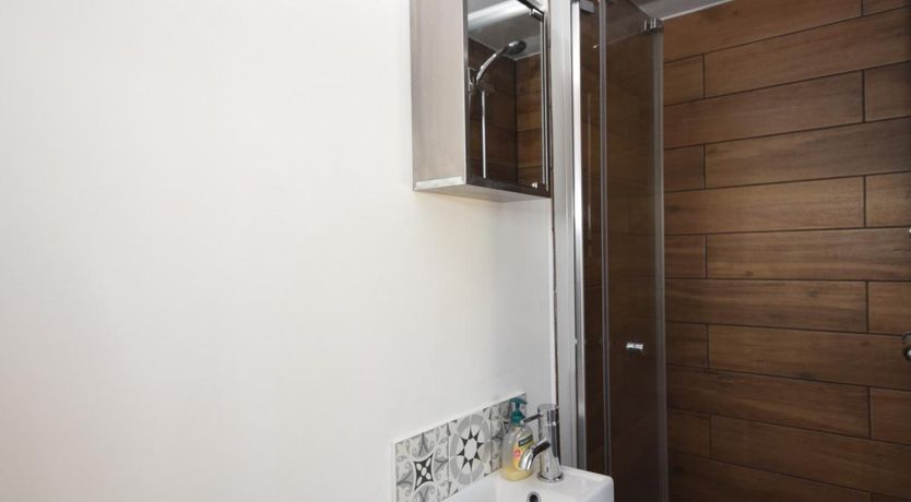 Photo of 4 Bed in Appledore