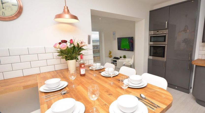 Photo of 4 Bed in Appledore