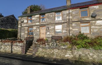 60 Hyfrydle Road Holiday Cottage