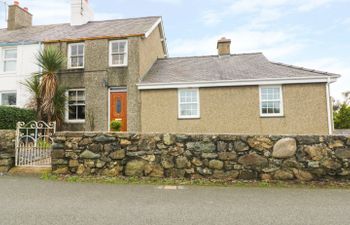 Bryn Lleuddad Holiday Cottage