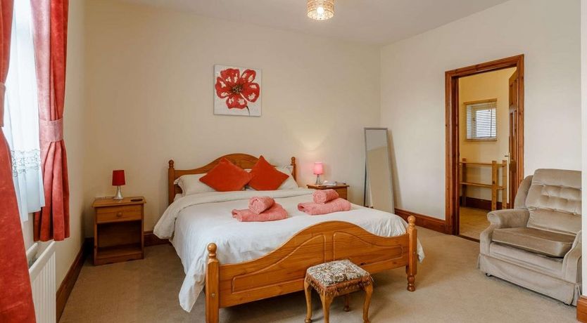 Photo of 3 Bed in Nantgaredig