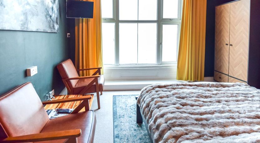 Photo of 7 Bed in St. Leonards-on-sea