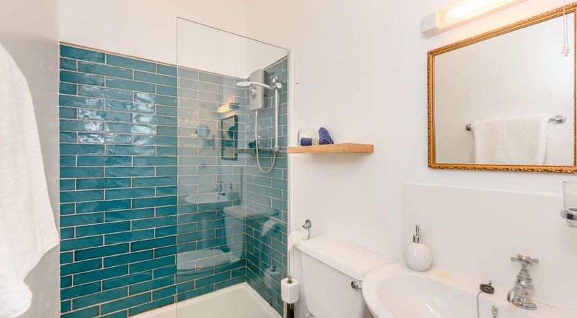 Photo of 7 Bed in St. Leonards-on-sea