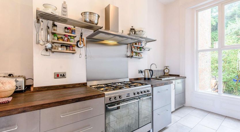 Photo of 7 Bed in St. Leonards-on-sea