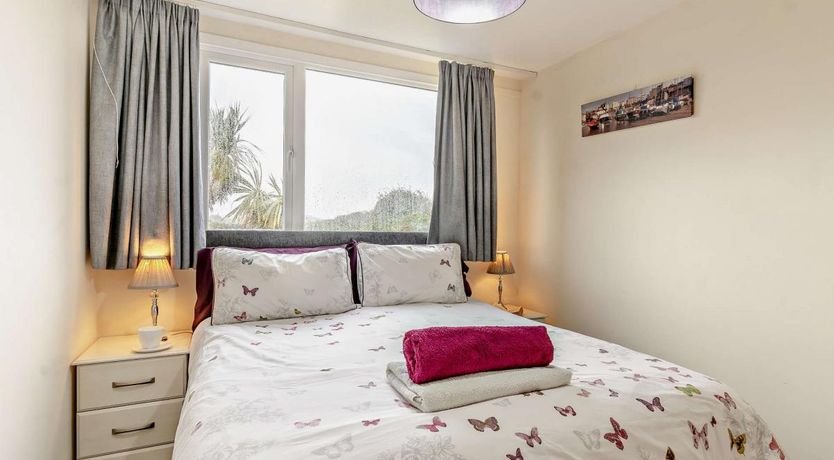 Photo of 5 Bed in Penally