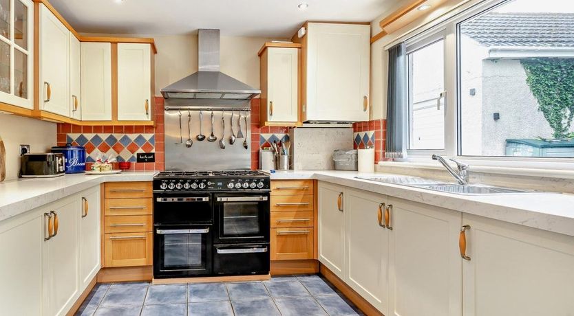 Photo of 5 Bed in Penally