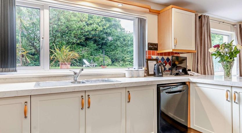Photo of 5 Bed in Penally