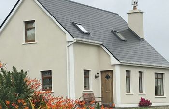 M039 Gweesalia, Bangor Erris Holiday Cottage