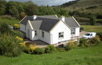 M029 Waters Edge Mulranny Holiday Cottage