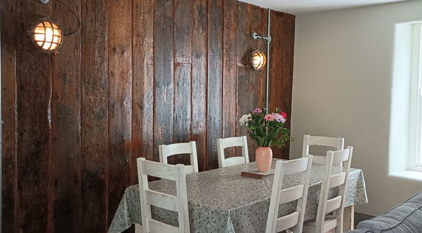 Photo of M044 An Teach Cloich 