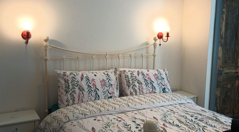 Photo of M044 An Teach Cloich 