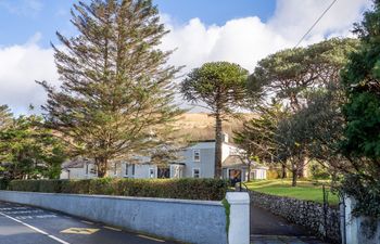 401 The Convent Leenane Holiday Cottage