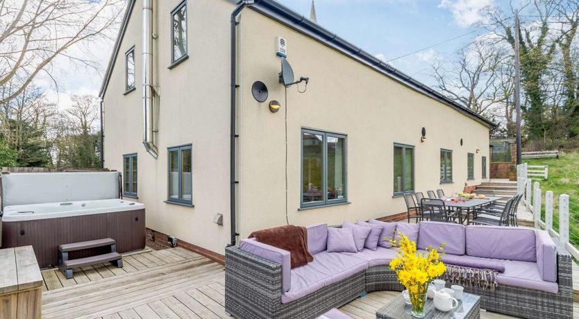 Photo of 5 Bed in Wetherby