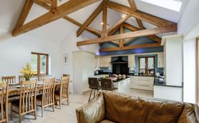 Photo of 5 Bed in Wetherby