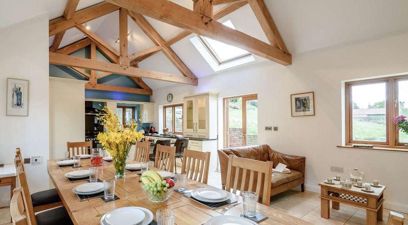 Photo of 5 Bed in Wetherby