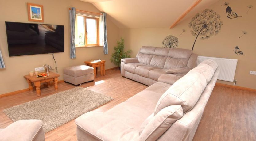 Photo of 4 Bed in Cubert