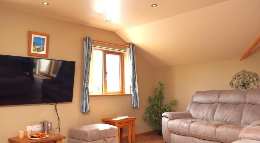 Photo of 4 Bed in Cubert