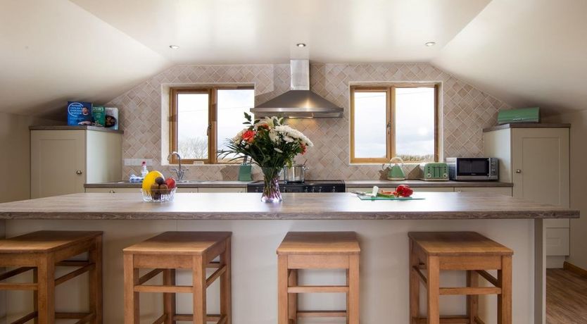 Photo of 4 Bed in Cubert