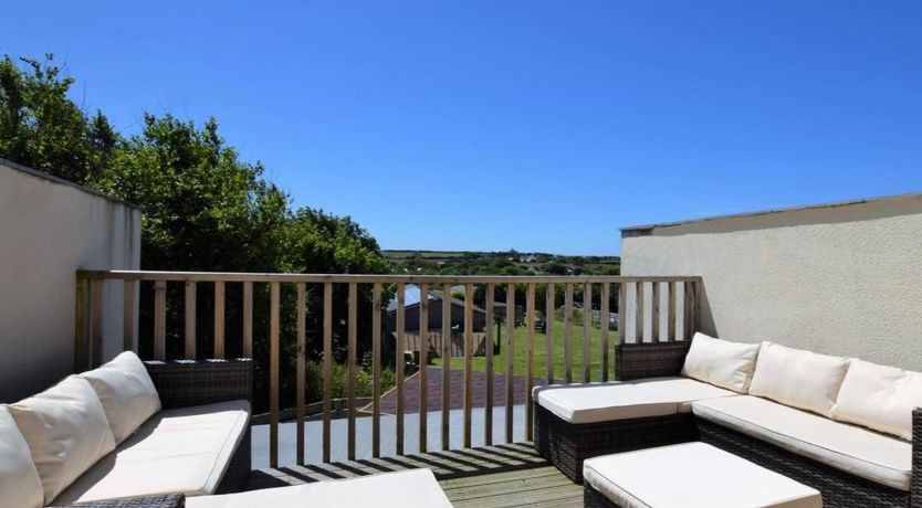 Photo of 4 Bed in Cubert