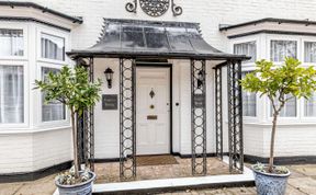 Photo of 4 Bed in Sidmouth